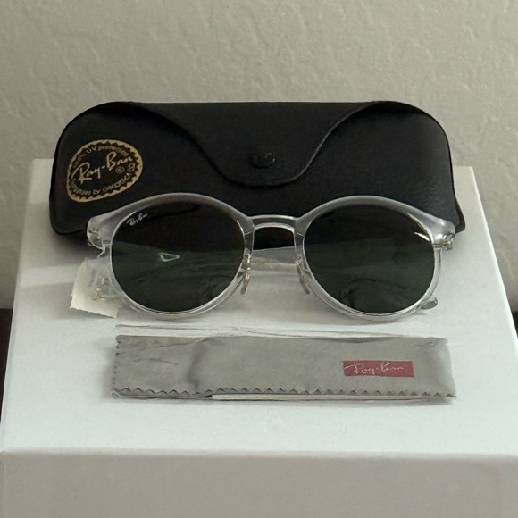 NWT Unisex Ray-Ban Emma RB4277 Sunglasses Silver Frame/Green Lens